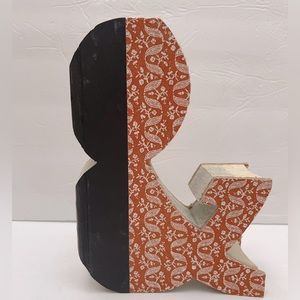 BOOK AMPERsAND (&) Book Art. 7 1/2 inches